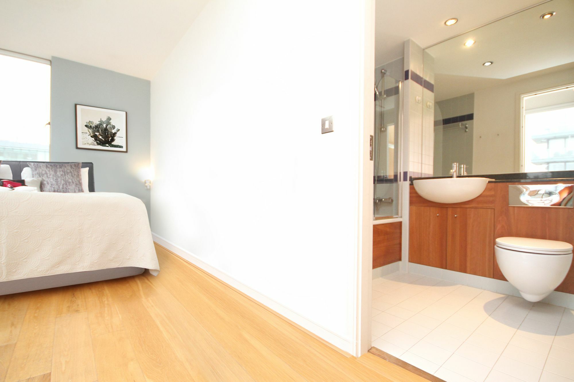 Apartment Forbes Street Dublin